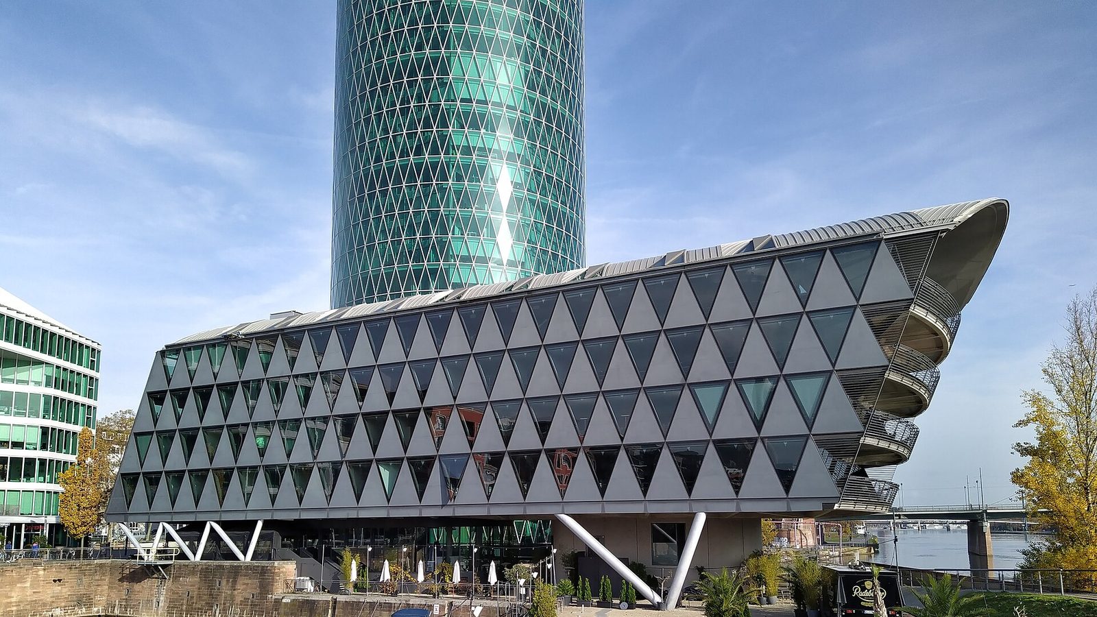 Bürohaus am Westhafen in Frankfurt am Main.